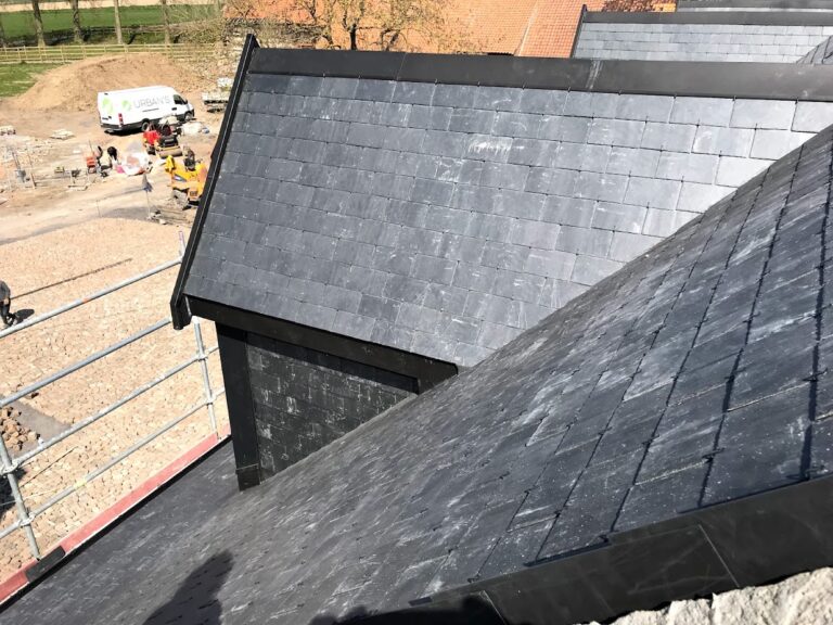 Détail de couverture en ardoises