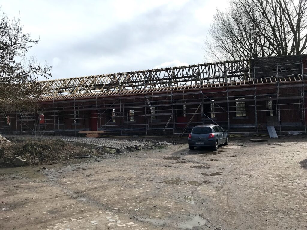 Reprise des supports de toiture pendant le chantier